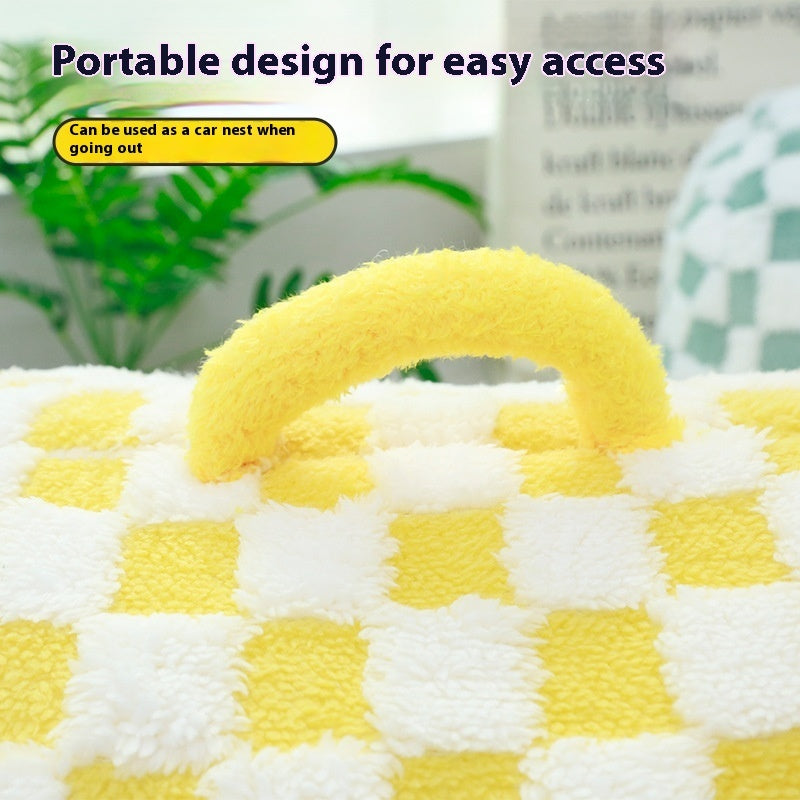 Přenosný polouzavřený pelíšek